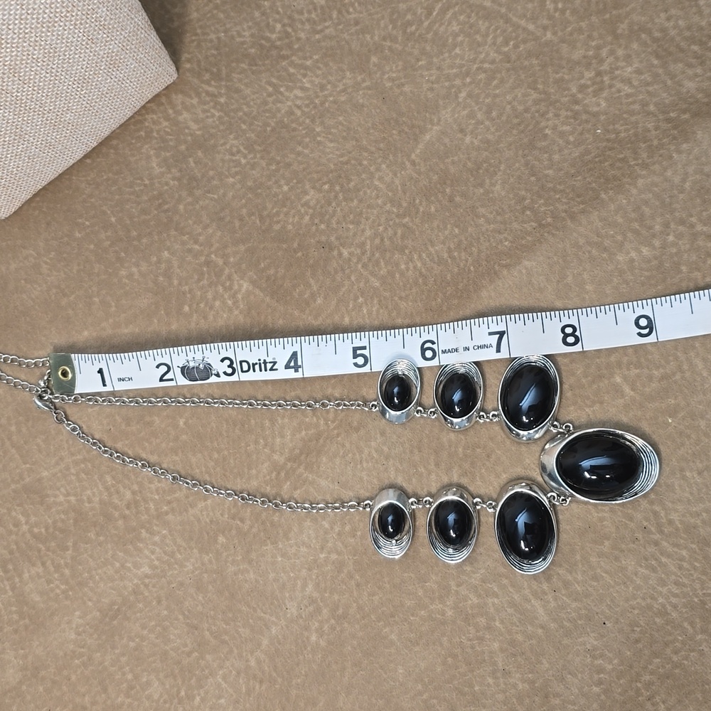 Silver & Black Set - Picture 6 of 9
